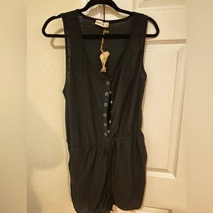 Black romper with pockets